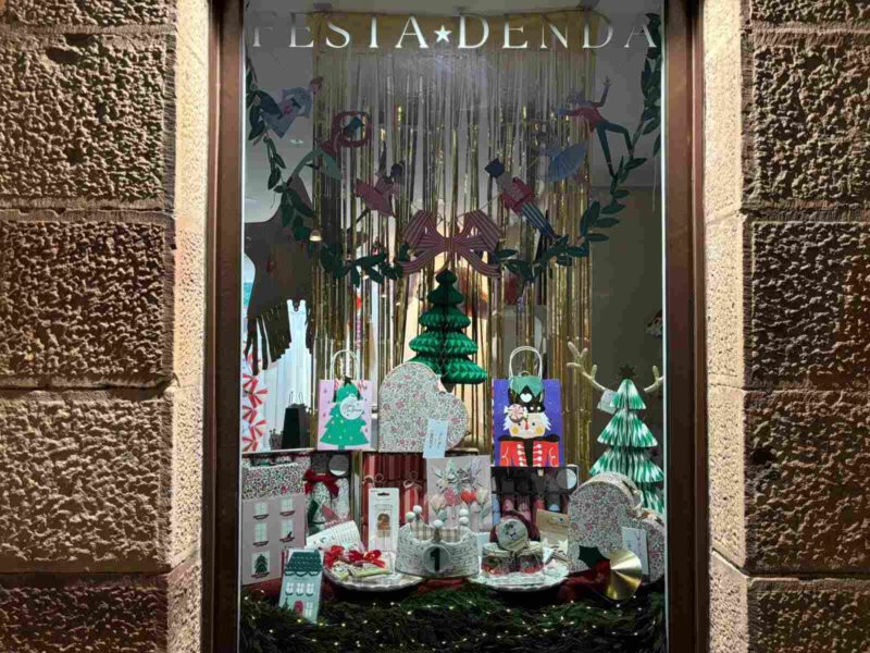 Oihane-Petite-Events-Concurso-de-escaparates-Bizkaidendak_02-ee116064d310f763a46c0dec90809ae2